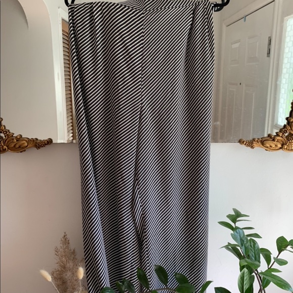 H&M silky wide leg flowing pants - Picture 2 of 3